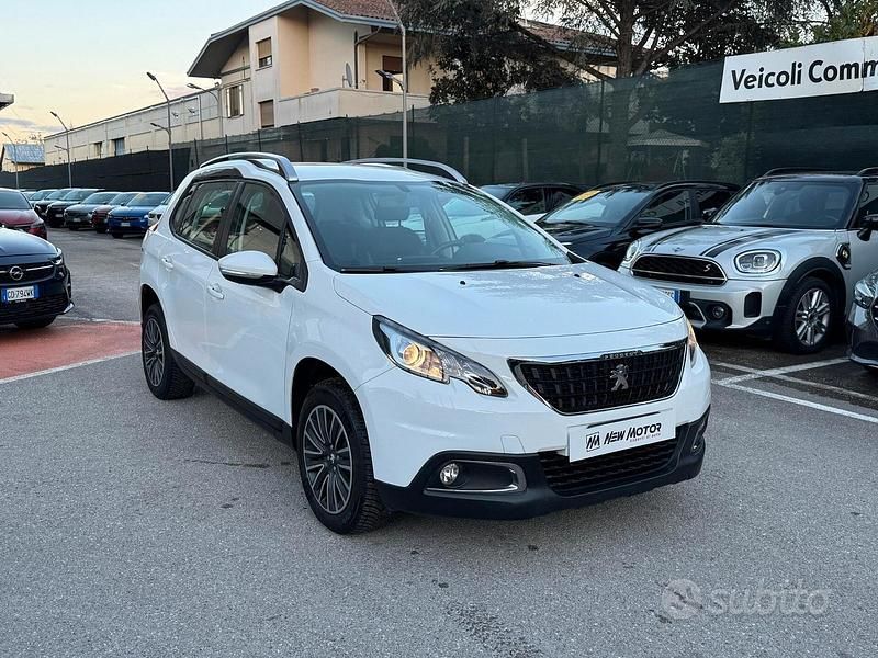 Bianco Usata 2017 Peugeot 2008 Active SUV | 11.200 € (Buon prezzo) - Immagine 1/4