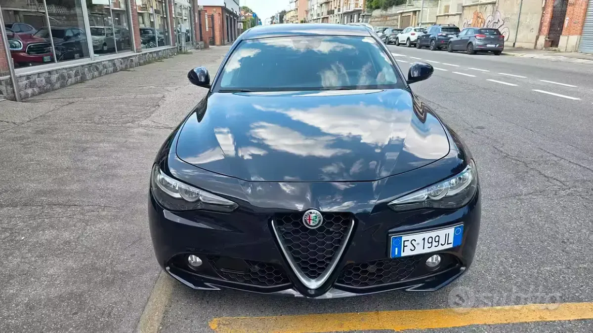 Usata Alfa Romeo Giulia Super 180 CV (132 kW) 2018 Bluazzurro Berlina
