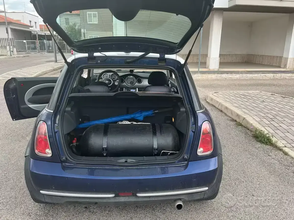 Usata Mini Cooper 90 CV (66 kW) 2005 Blu Utilitaria