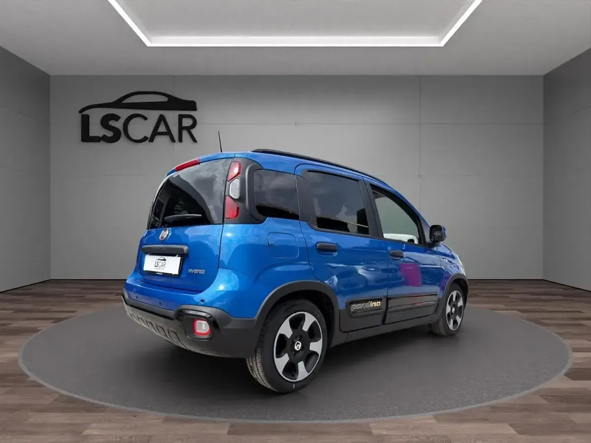 Usata Fiat Panda Cross Cross 69 CV (50 kW) 2025 Nero Utilitaria