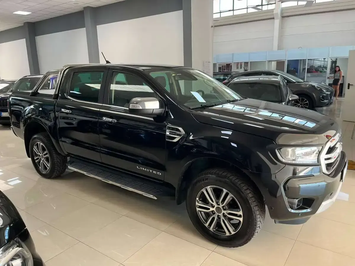 Usata Ford Ranger Limited 170 CV (125 kW) 2022 Absolute black Pick-up