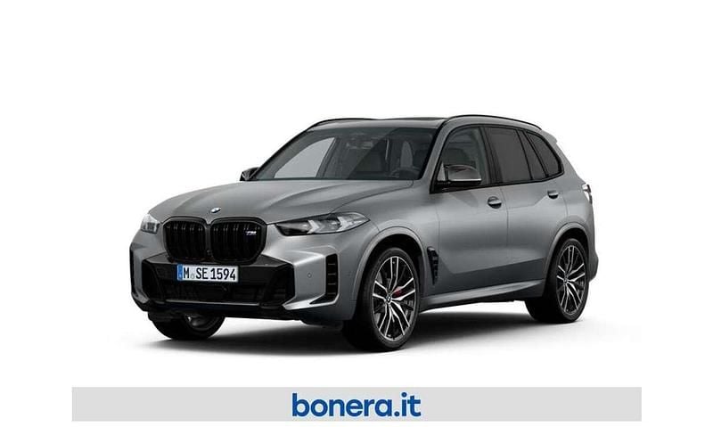 Nuova BMW X5 M M Sport 530 CV (389 kW) 2026 Frozen pure grey metallizzato SUV