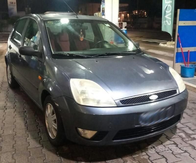 Usata Ford Fiesta 73 CV (53 kW) 2005 Utilitaria