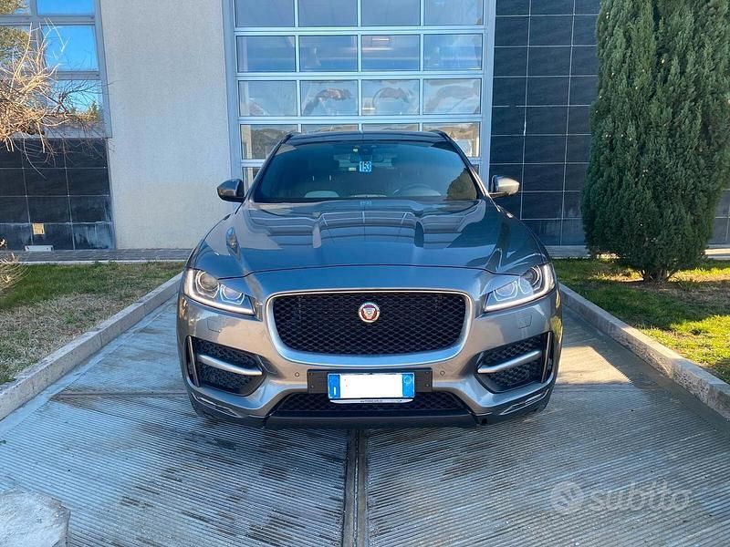 Usata Jaguar F-Pace R-Sport 180 CV (132 kW) 2017 Grigio SUV