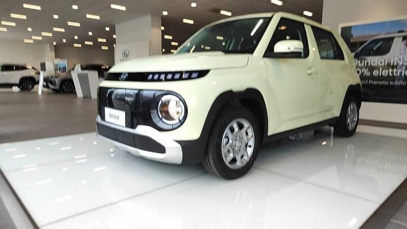 Beige Nuova 2025 Hyundai Inster Due volumi | 23.450 € (Buon prezzo) - Immagine 1/3