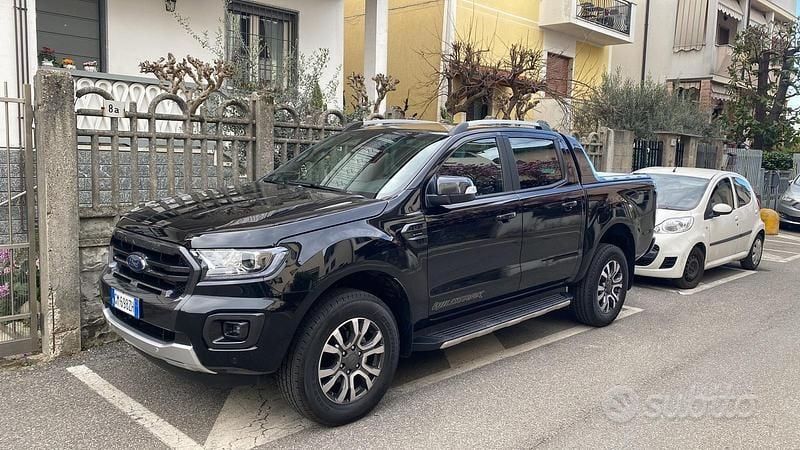 Usata Ford Ranger 213 CV (156 kW) 2023 Nero Pick-up