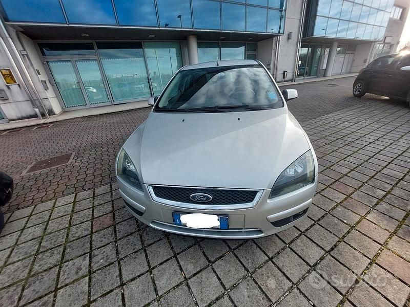 Usata Ford Focus 116 CV (85 kW) 2007 Grigio Berlina
