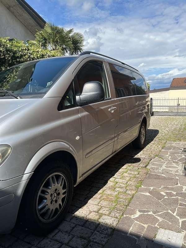 Usata Mercedes Vito 150 CV (110 kW) 2009 Argento
