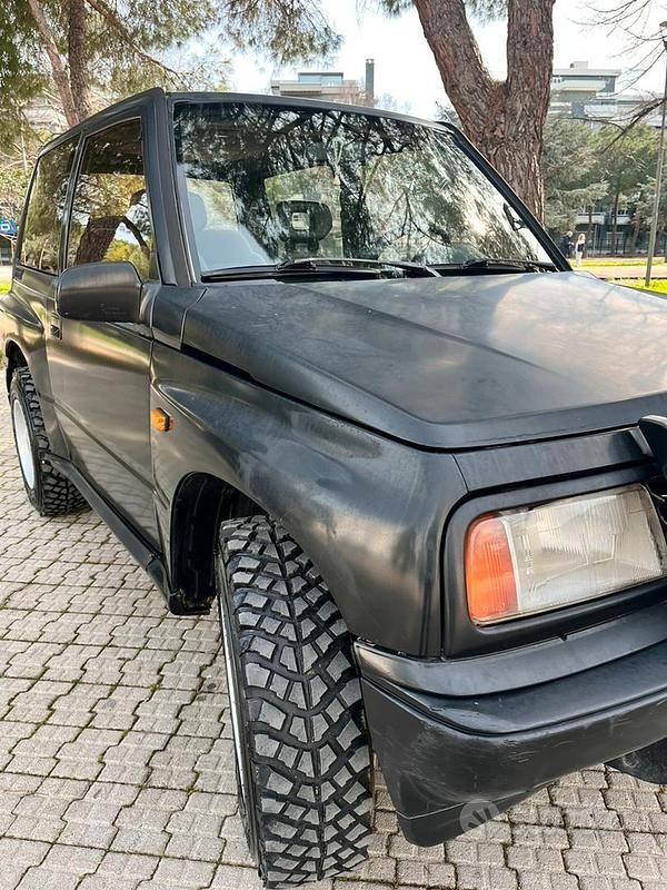 Usata Suzuki Vitara 79 CV (58 kW) 1992 Nero SUV
