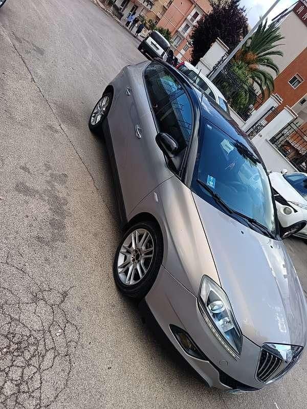 Begagnad Lancia Delta 120 HK (88 kW) 2009 Halvkombi