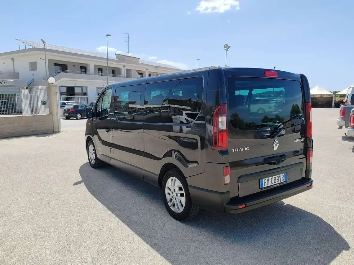Usata Renault Trafic Intens 125 CV (91 kW) 2018 Nero Monovolume