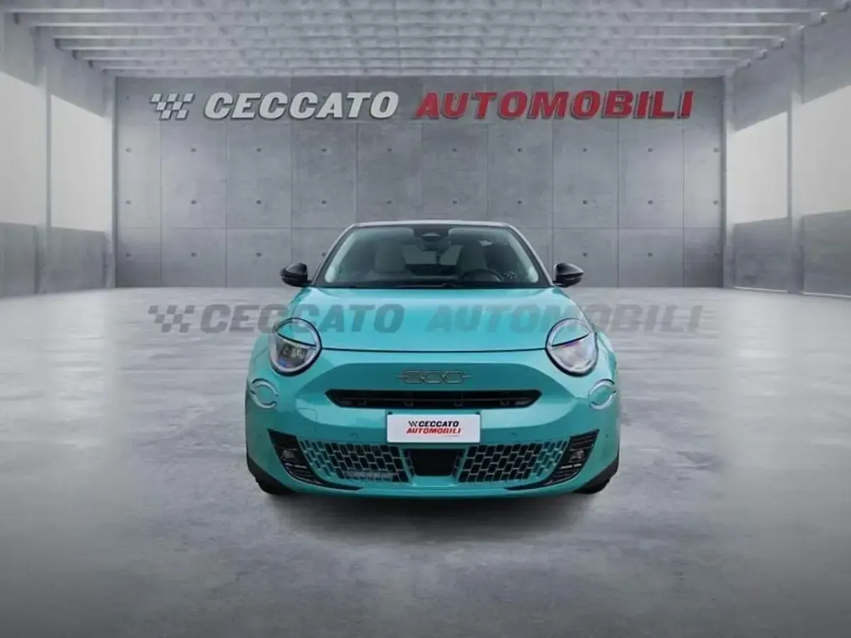 Nuova Fiat 600 La Prima 110 CV (80 kW) 2026 Blu SUV