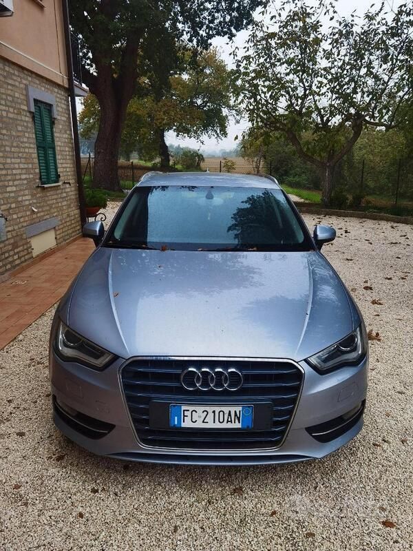 Grigio Usata 2016 Audi A3 Ambiente Tre volumi | 10.900 € (Ottimo prezzo) - Immagine 1/4