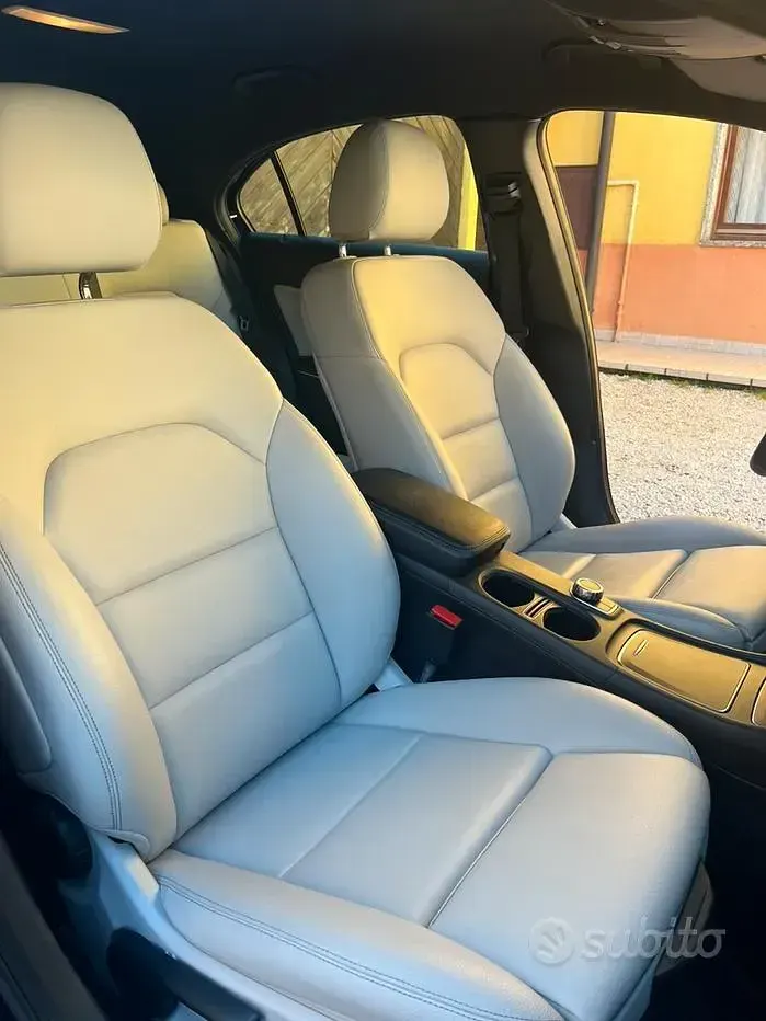 Usata Mercedes A160 102 CV (75 kW) 2017 Blu Berlina