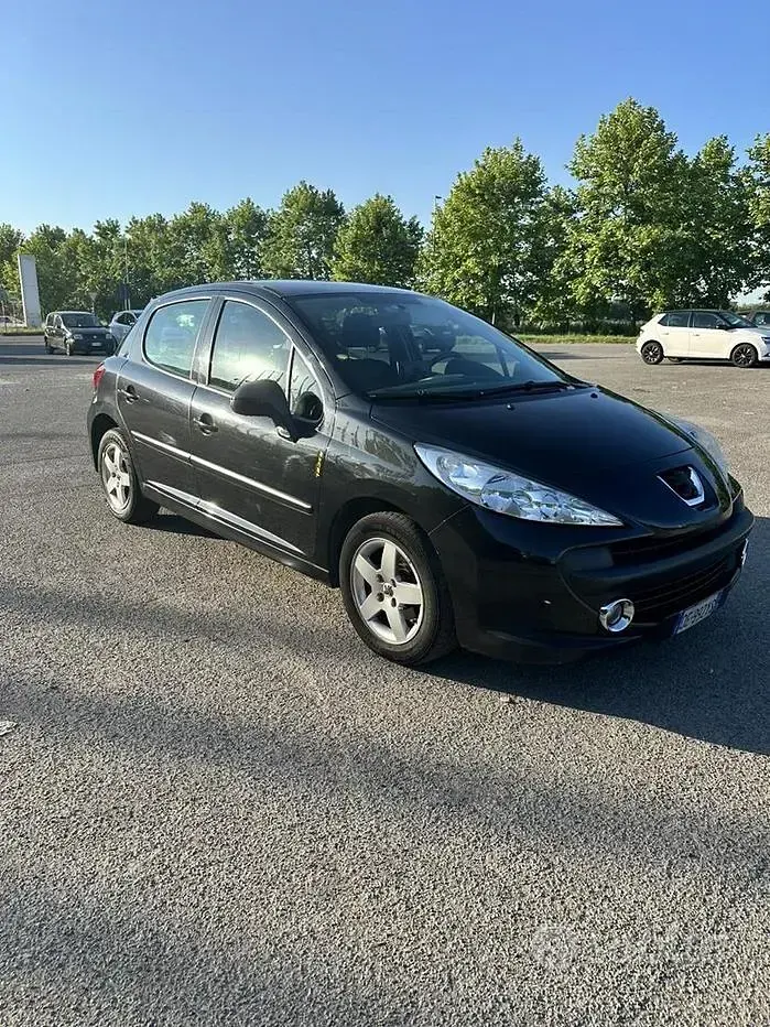 Begagnad Peugeot 207 88 HK (64 kW) 2006 Svart Sedan