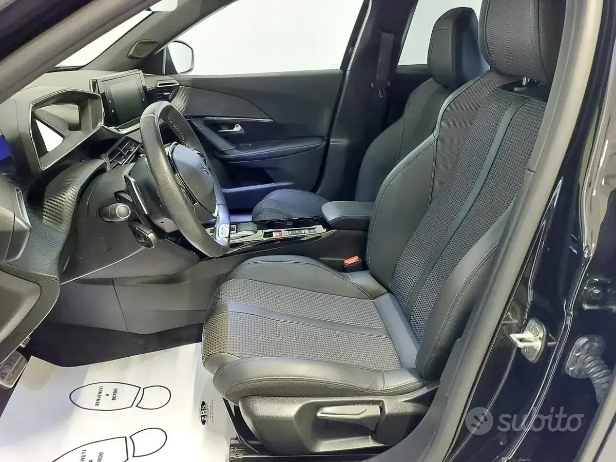 Usata Peugeot 2008 GT 131 CV (96 kW) 2023 Nero SUV