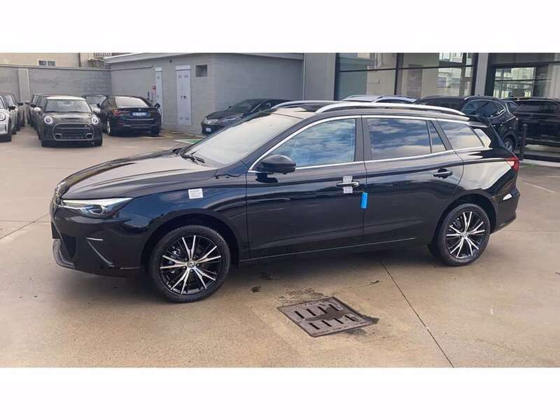 Usata MG MG5 EV Luxury 169 kW (231 CV) 2023 Nero Station wagon
