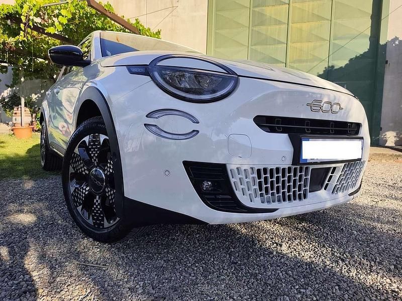Usata Fiat 600 La Prima 101 CV (74 kW) 2024 Bianco SUV