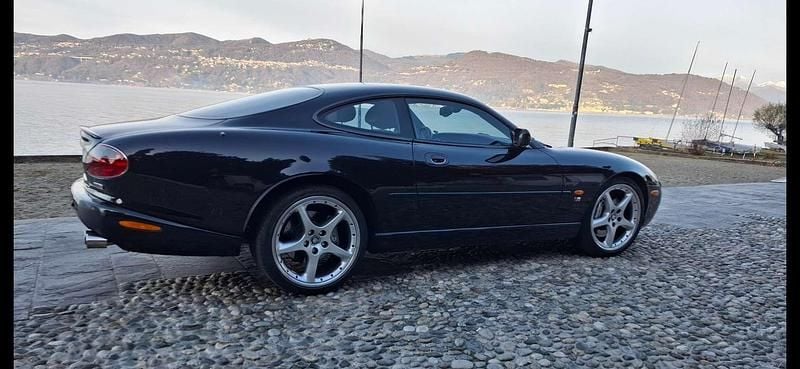 Usata Jaguar XKR R 396 CV (291 kW) 2002 Nero Coupé