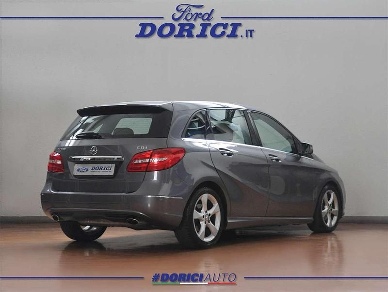 Usata Mercedes B200 Premium 136 CV (100 kW) 2012 Grigio Monovolume