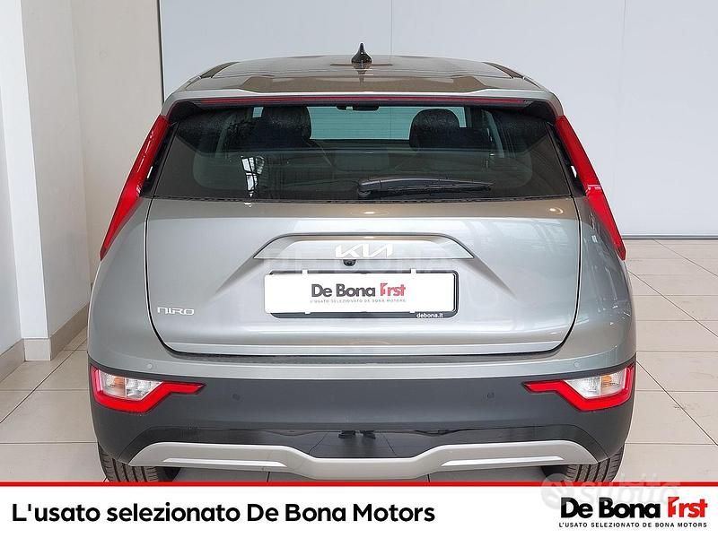 Usata Kia e-Niro 150 kW (204 CV) 2023 Grigio SUV