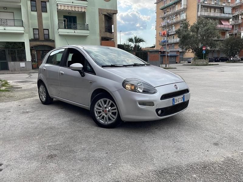 Usata Fiat Punto Street 75 CV (55 kW) 2013 Argento Utilitaria