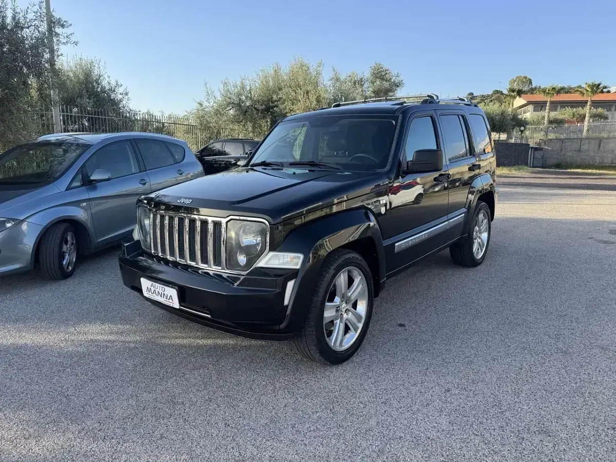 Second-hand Jeep Cherokee Overland 200 CP (147 kW) 2013 Negru SUV
