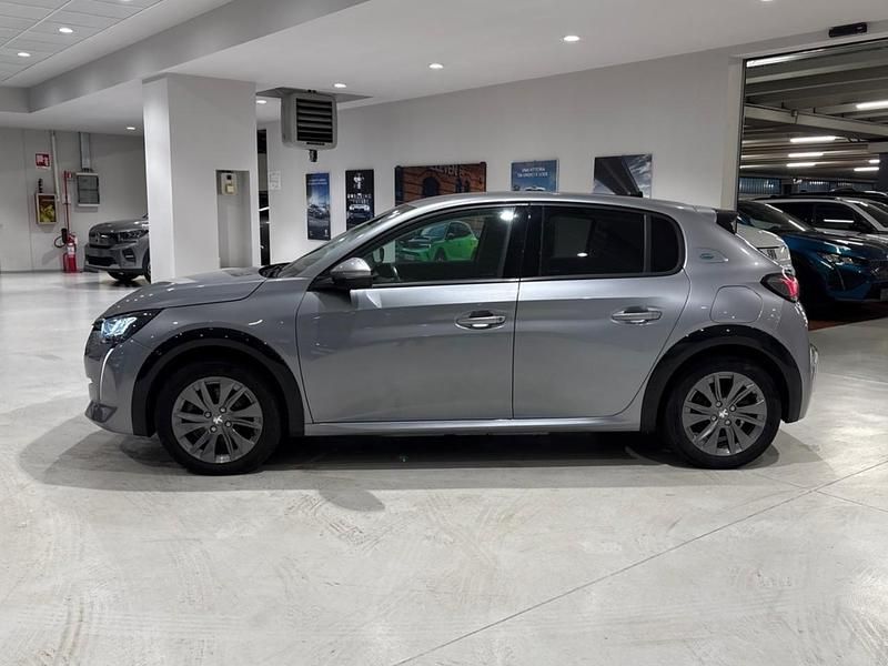 Usado Peugeot e-208 Allure 100 kW (136 CV) 2021 Gris Utilitario
