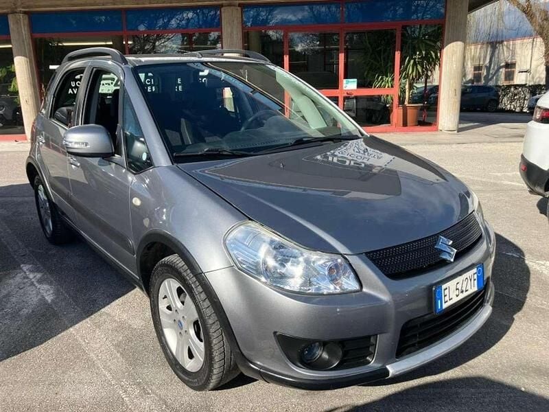 Usata Suzuki SX4 GLX 135 CV (99 kW) 2012 Grigio metallizzato SUV