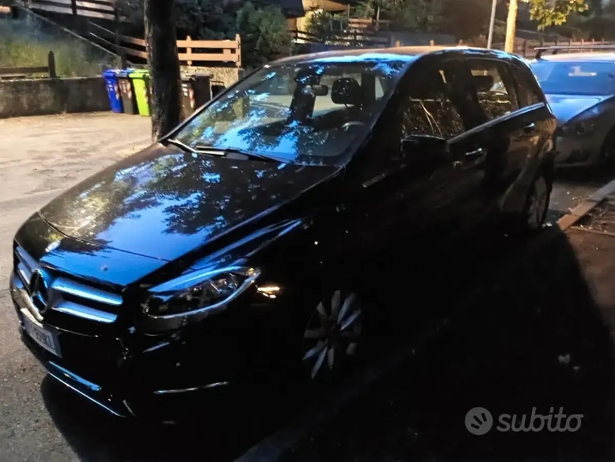 Usata Mercedes B180 109 CV (80 kW) 2015 Nero Utilitaria