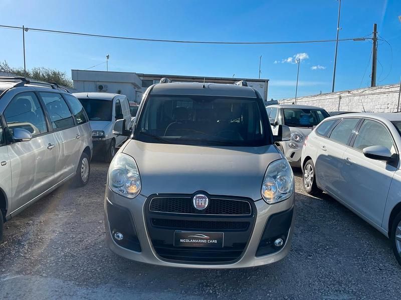 Usata Fiat Doblò 95 CV (69 kW) 2014 Oro Monovolume