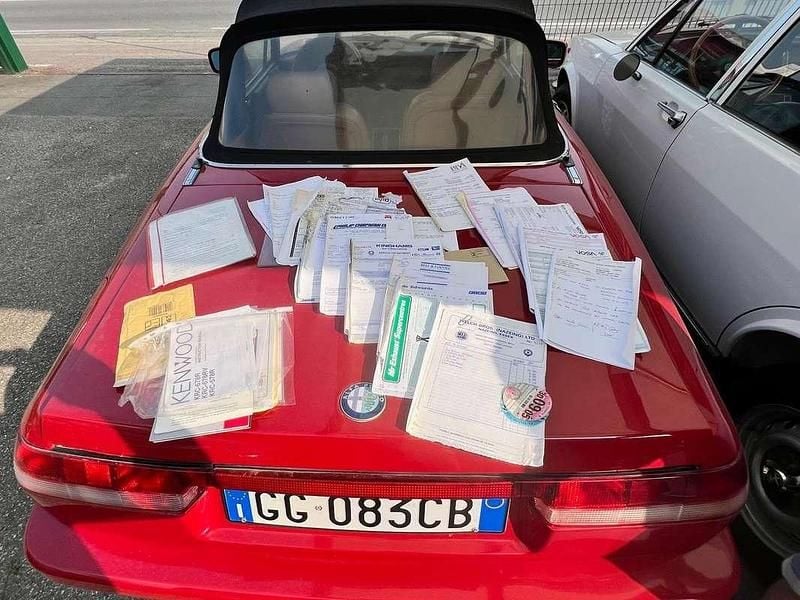 Usata Alfa Romeo Spider 117 CV (86 kW) 1992 Rosso Cabrio