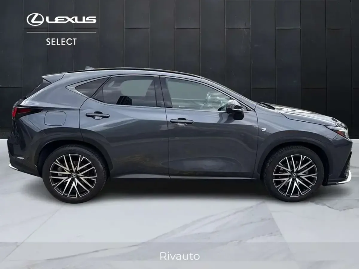 Usata Lexus NX300h Sport Line 309 CV (227 kW) 2022 Grigio SUV