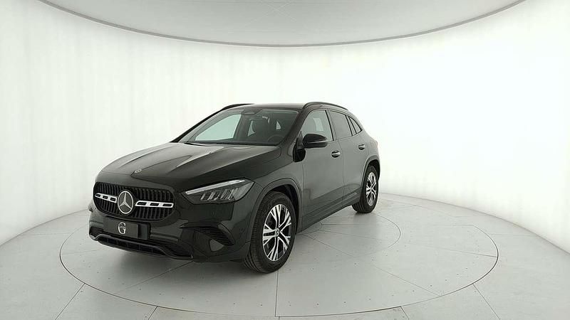 Nuova Mercedes GLA200 Advanced Plus 150 CV (110 kW) 2026 Nero cosmo metallizzato SUV
