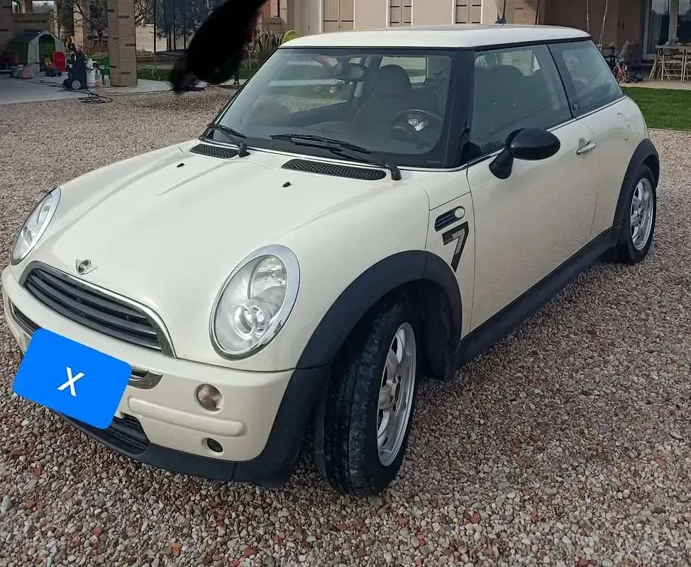 Usata Mini One D Seven 88 CV (64 kW) 2006 Bianco Utilitaria