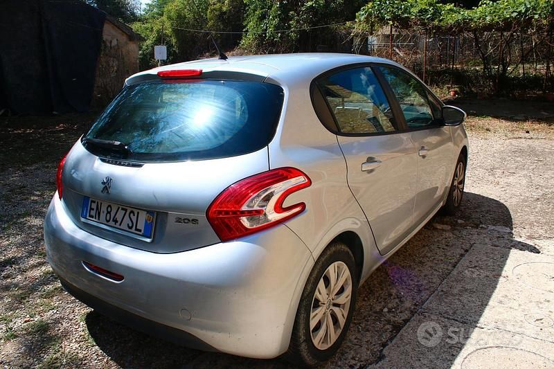 Usata Peugeot 208 82 CV (60 kW) 2012 Grigio Utilitaria