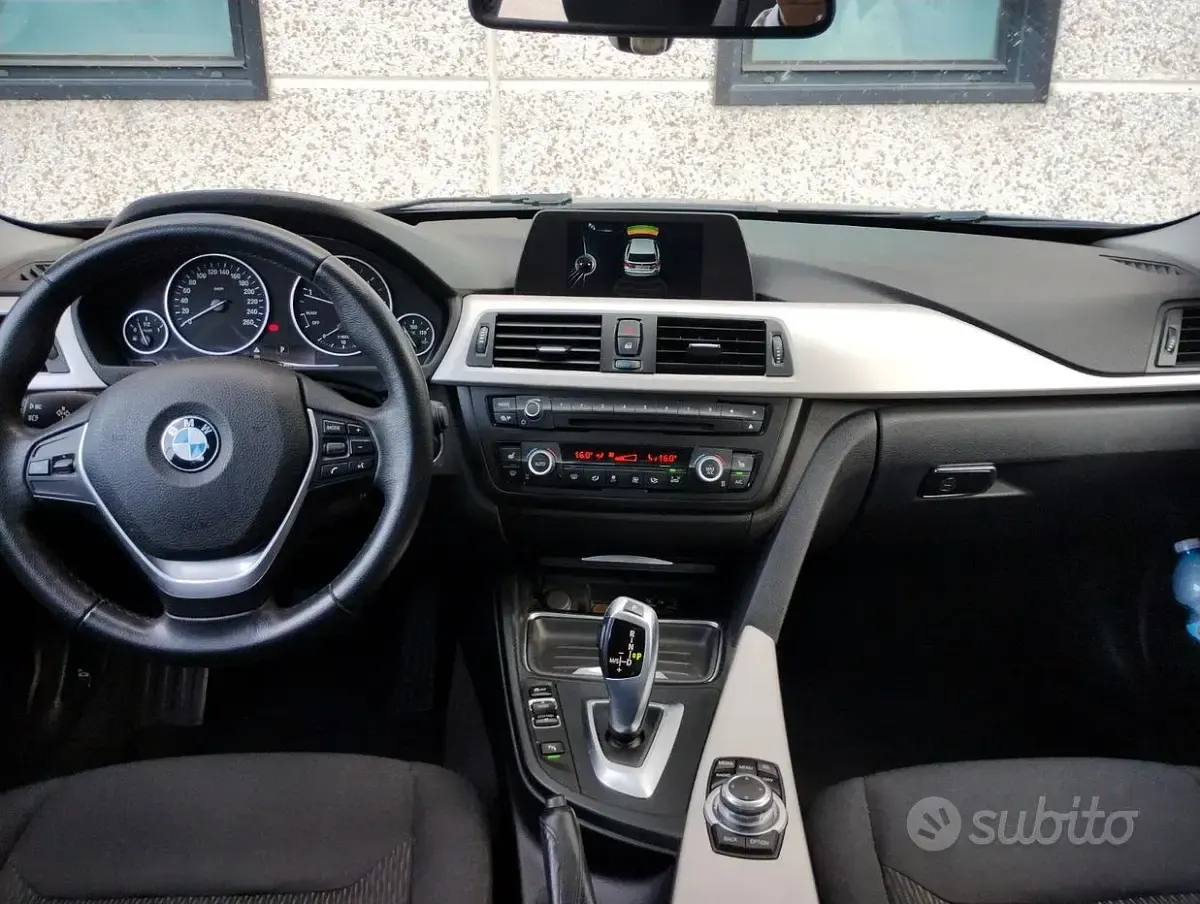 Usata BMW 318 Luxury Line 116 CV (85 kW) 2014 Nero Station wagon