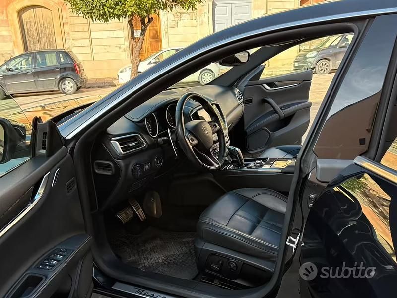 Usata Maserati Ghibli 350 CV (257 kW) 2019 Nero Berlina