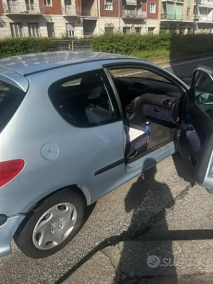Usata Peugeot 206 75 CV (55 kW) 2004 Berlina