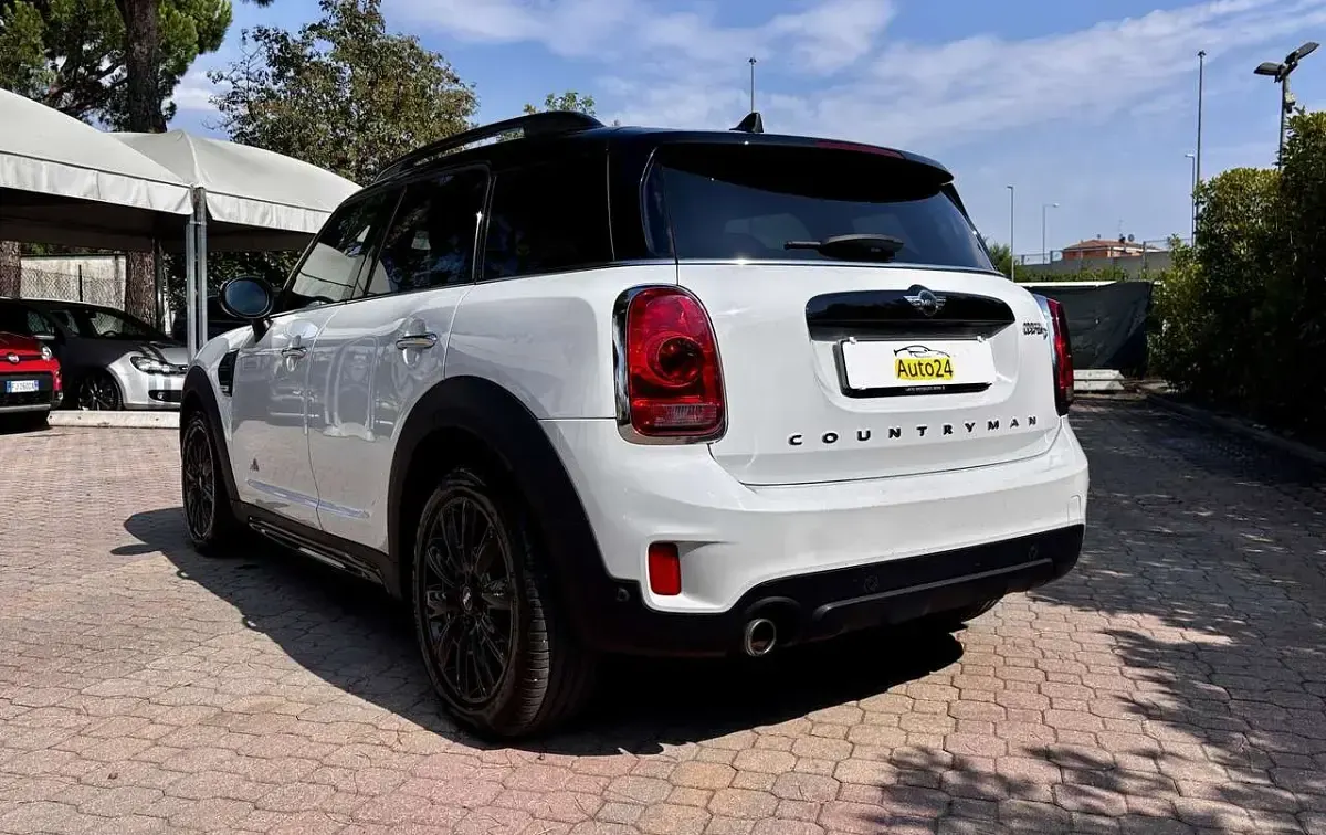 Usata Mini Cooper D Countryman Business 150 CV (110 kW) 2018 Bianco SUV