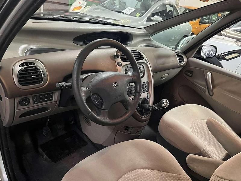 Usata Citroën Xsara Picasso 116 CV (85 kW) 2002 Grigio Monovolume