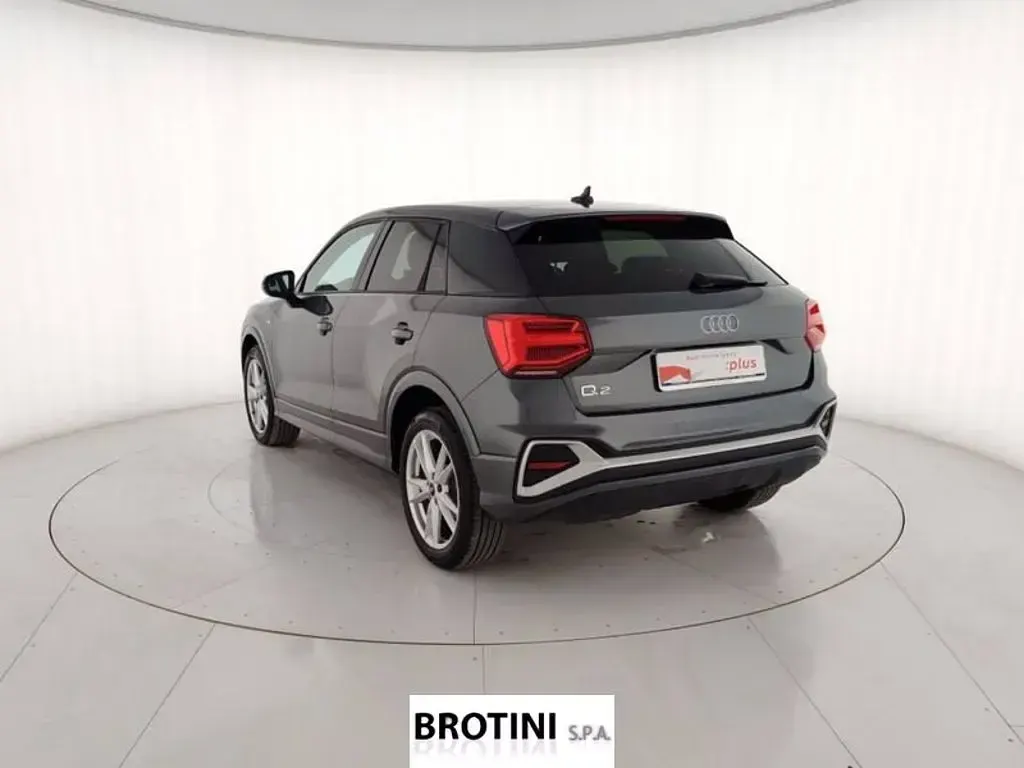 Usata Audi Q2 S-Line 150 CV (110 kW) 2025 Grigio metallizzato SUV