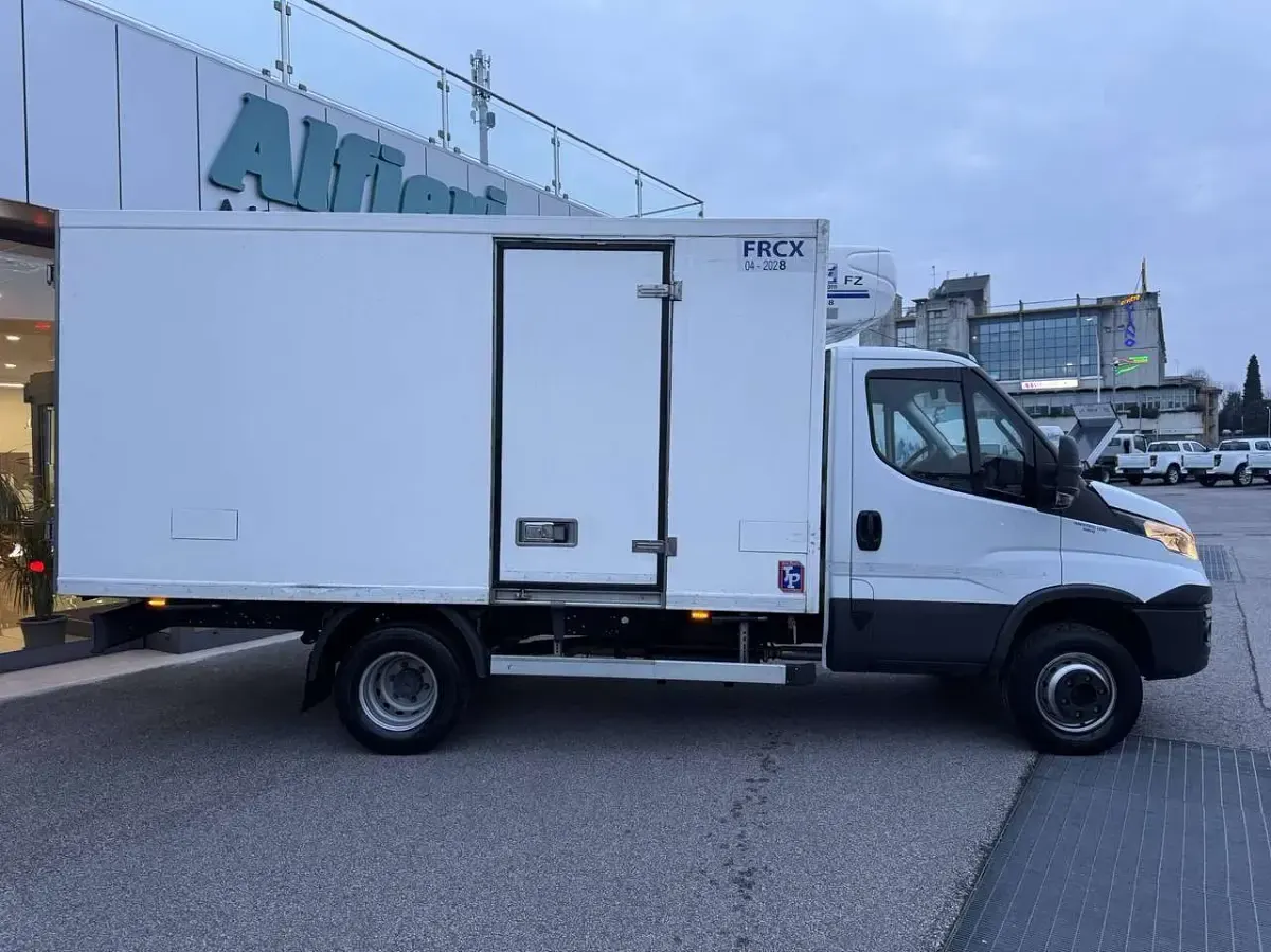 Usata Iveco Daily 150 CV (110 kW) 2019 Bianco Furgone