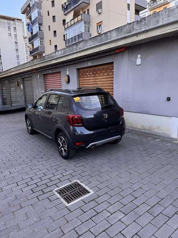 Usata Dacia Sandero Stepway 90 CV (66 kW) 2019 Grigio Berlina
