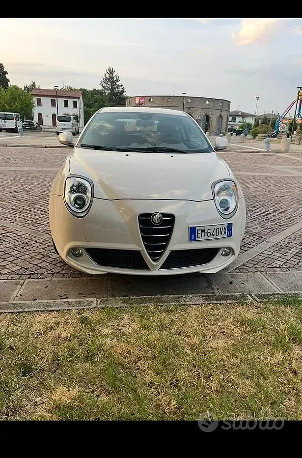 Second-hand Alfa Romeo MiTo 70 CP (51 kW) 2012 Alb Hatchback