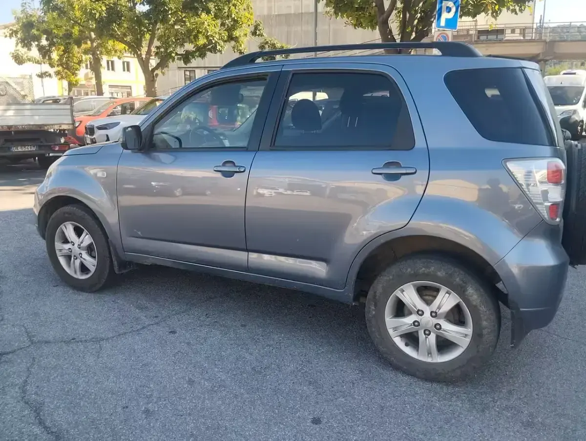 Usata Daihatsu Terios HIRO 104 CV (76 kW) 2009 Verde SUV
