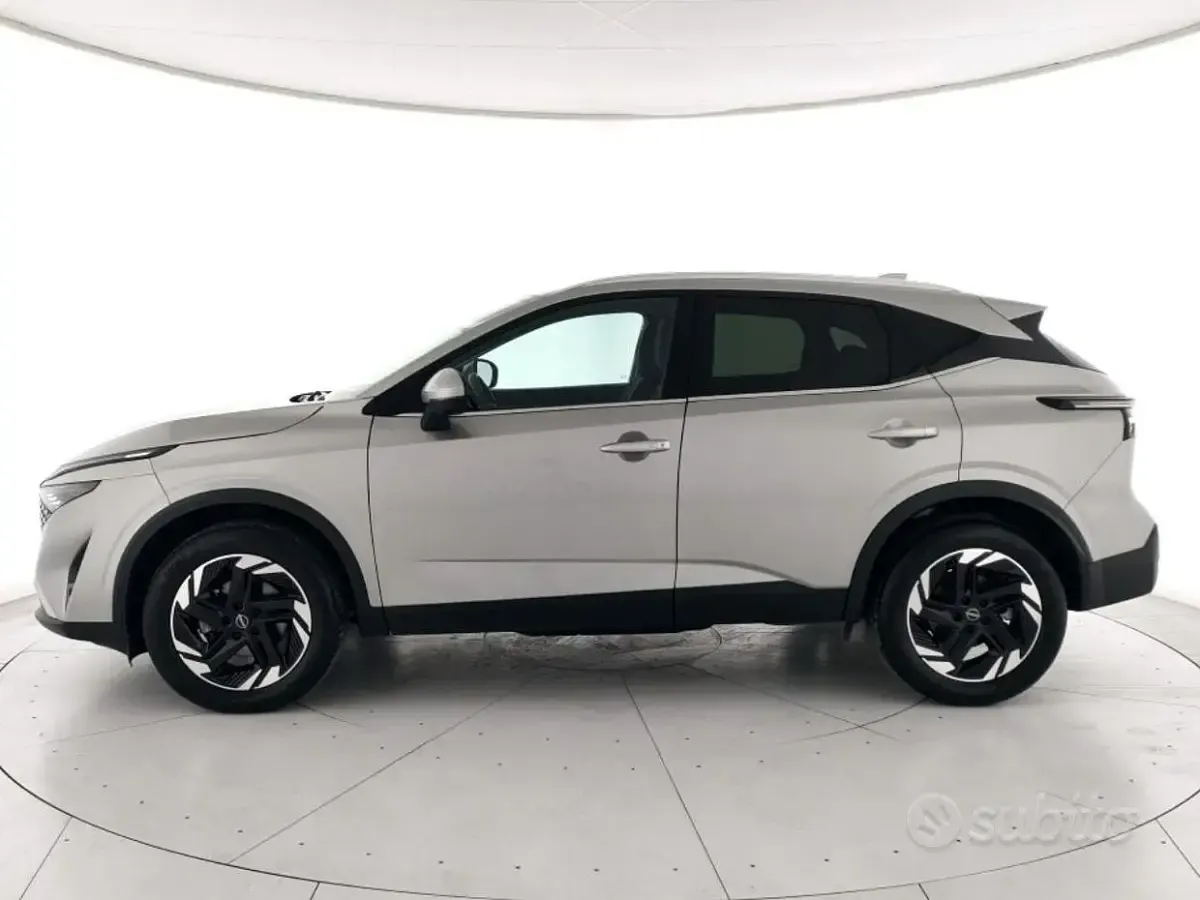 Usata Nissan Qashqai N-Connecta 158 CV (116 kW) 2025 New port grey SUV