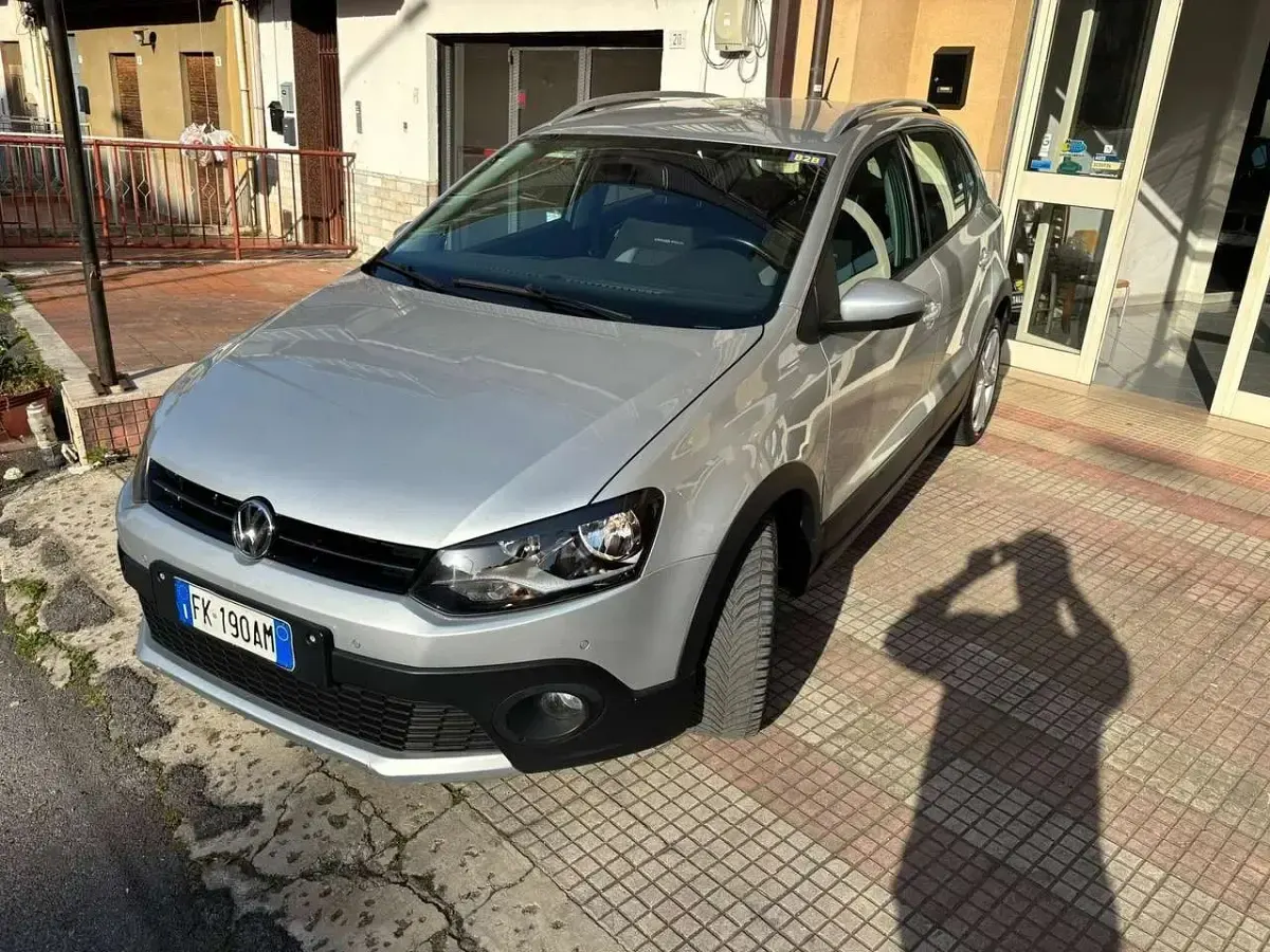 Usata VW Polo Cross 90 CV (66 kW) 2017 Argento Utilitaria