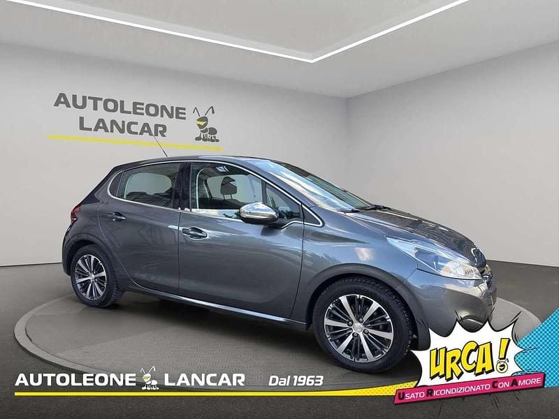 Grigio Usata 2017 Peugeot 208 Allure Due volumi | 8480 € (Buon prezzo) - Immagine 1/4