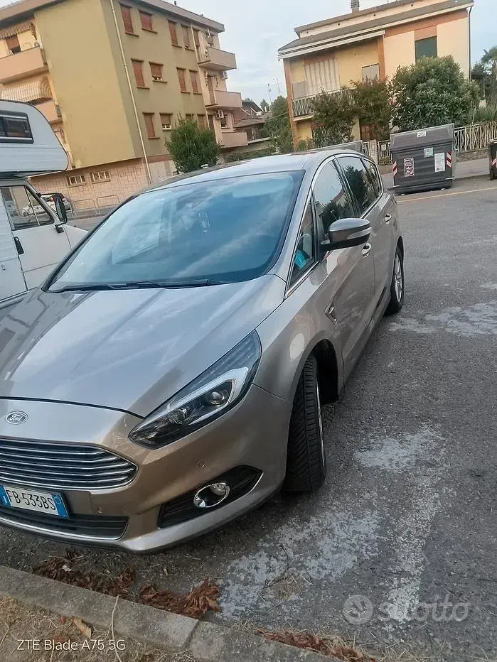 Usata Ford S-MAX Titanium 150 CV (110 kW) 2015 Grigio Monovolume